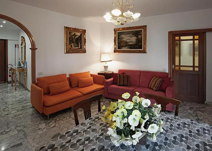 Naveen's House Casa Апартаменты