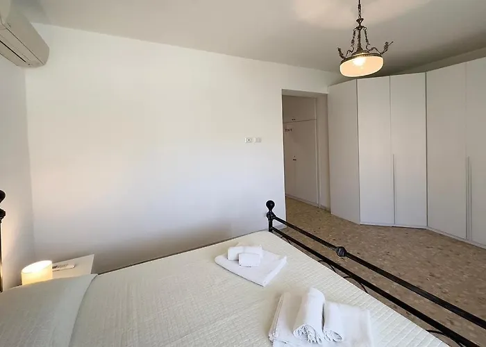 Naveen's House Casa Апартаменты
